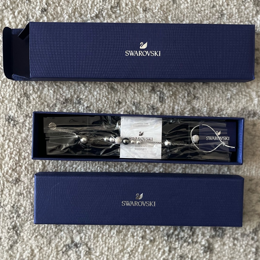 Swarovski Silver Bracelet new in box - Picture 5 of 6